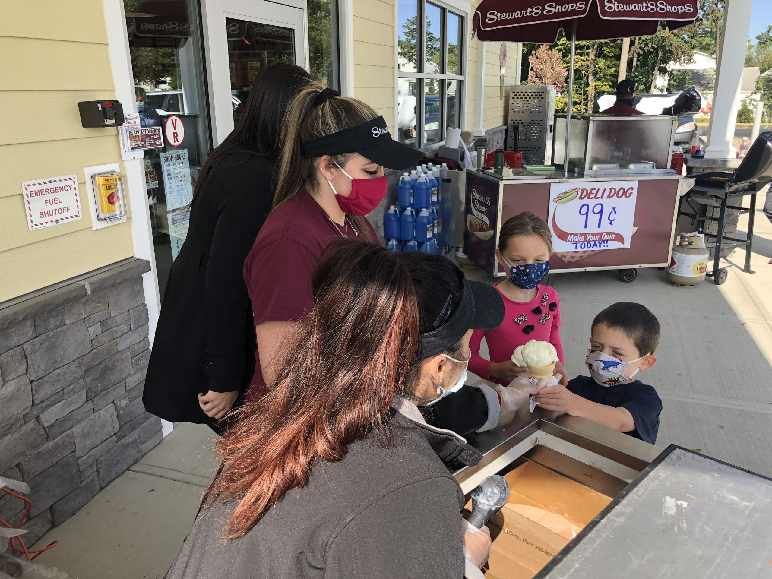 kids getting ice cream cones