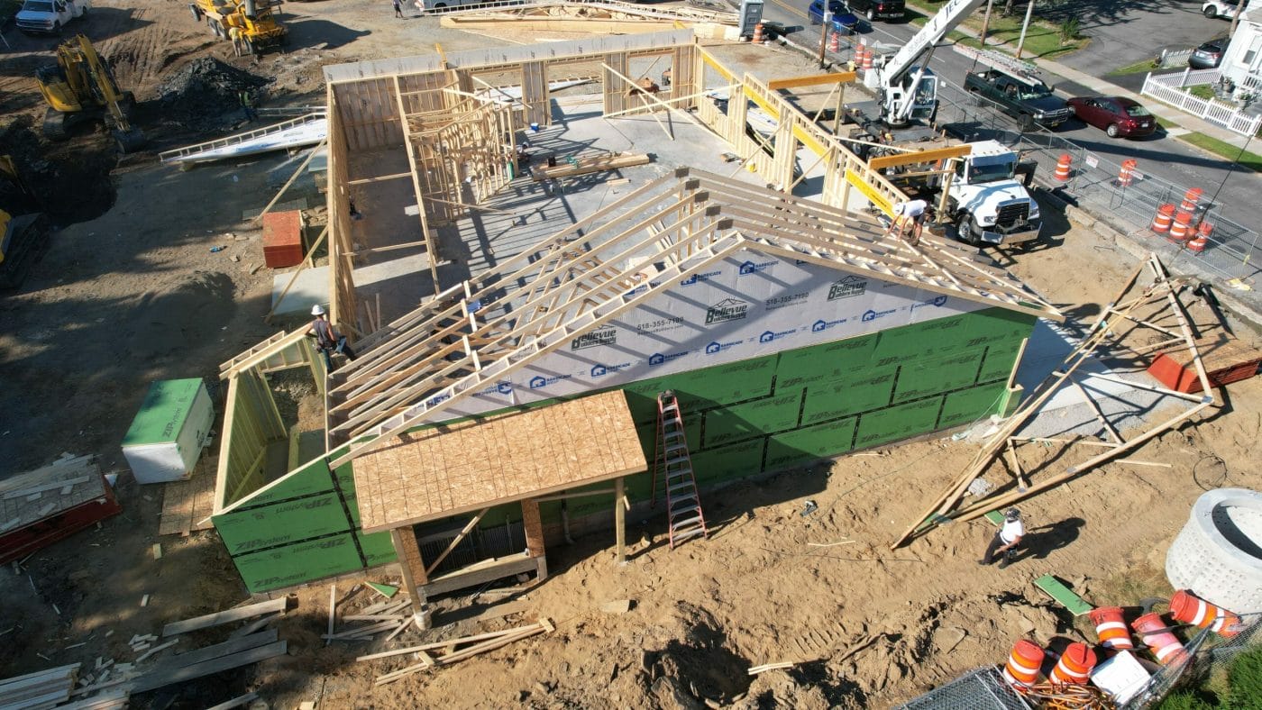 Building of the roof of the shop